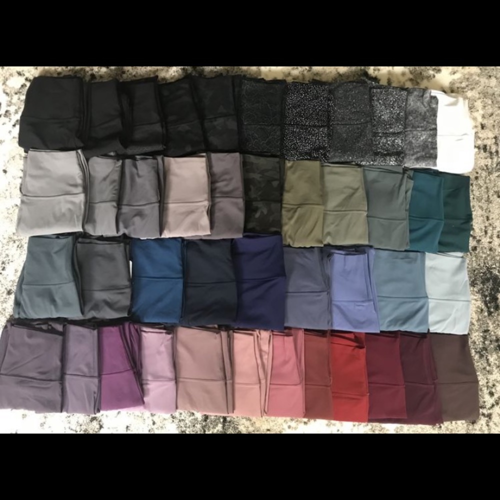 LOOKING FOR lululemon aligns.